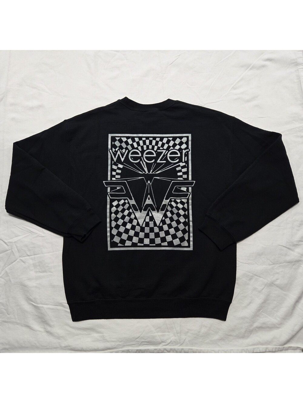 EUC Size MEDIUM Vintage Weezer Flying W Graphic Sweatshirt Y2K Black Crewneck
